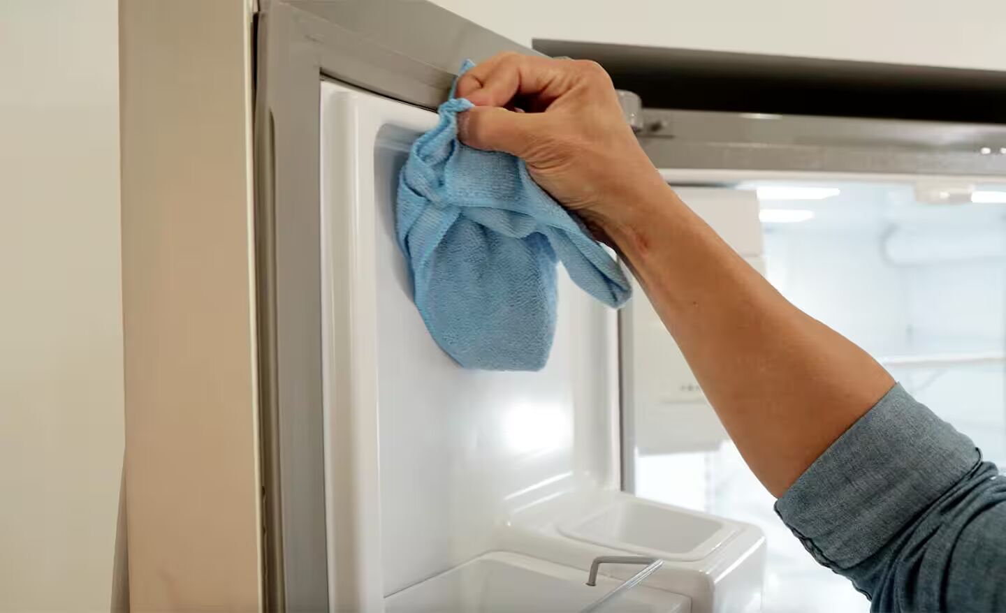 pulizia interna panno in microfibra